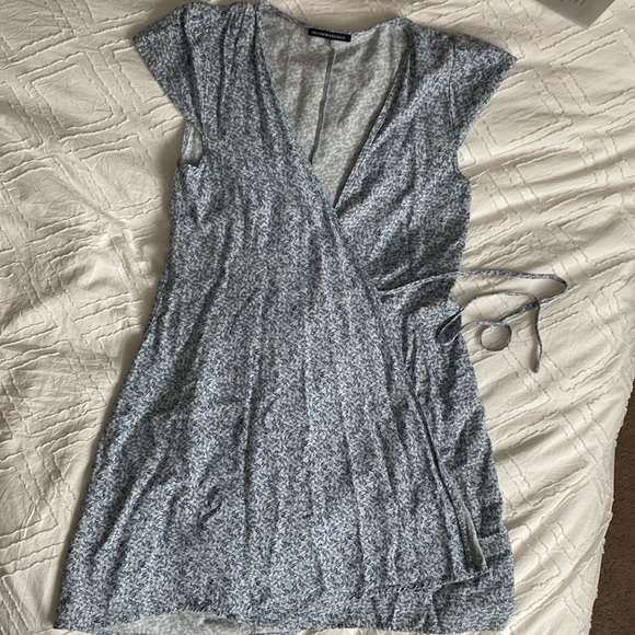 BRANDY MELVILLE WRAP DRESS - Picture 1 of 5